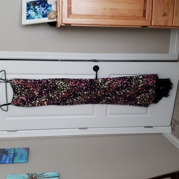 Betsy & Adam sequin gown, Size 6. Worn once - Picture 4 of 12